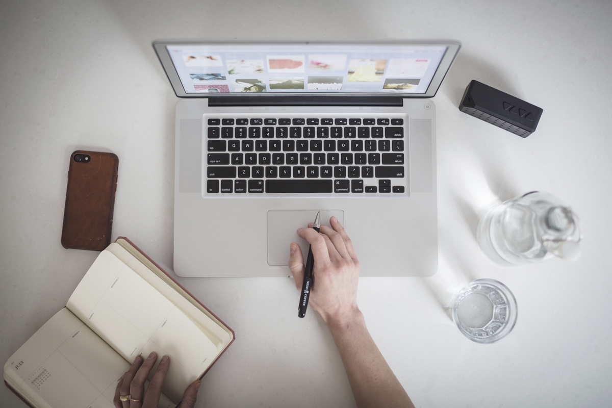 Narzędzia, których potrzebuje każdy copywriter, aby wykonać swoją pracę